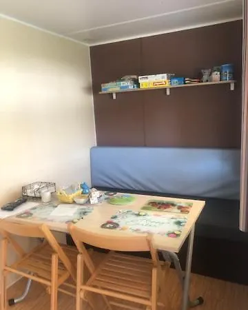 Mobilhome K69 Les Charmettes לס מתה